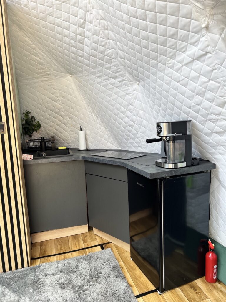 Goatglamp.8