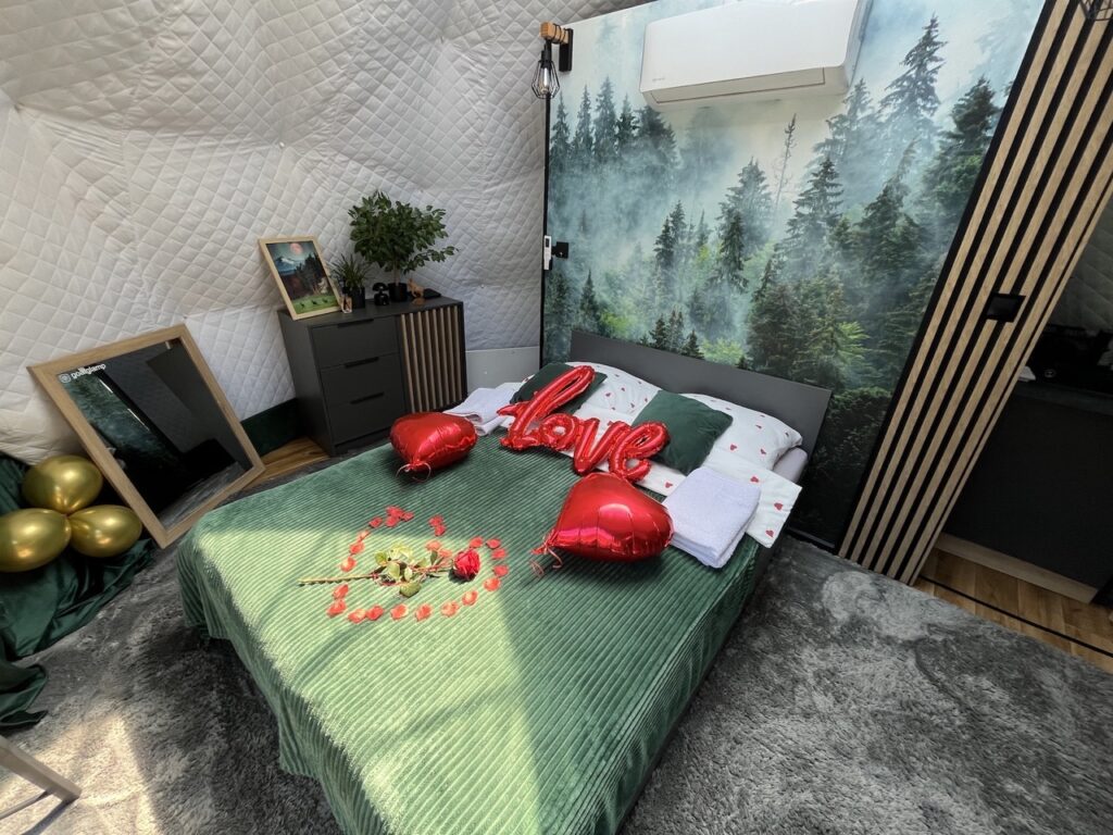 Goat Glamp lozko z deokoracjami